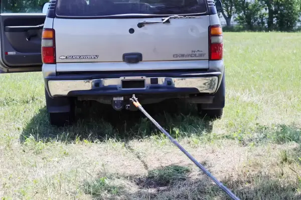 Towing a Car With a Rope: 4 Reasons Not to Do It